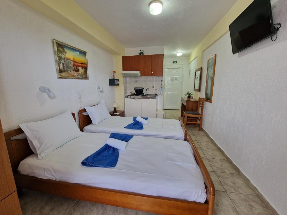 Pansion Pandora Apartment Skiathos Town Bagian luar foto