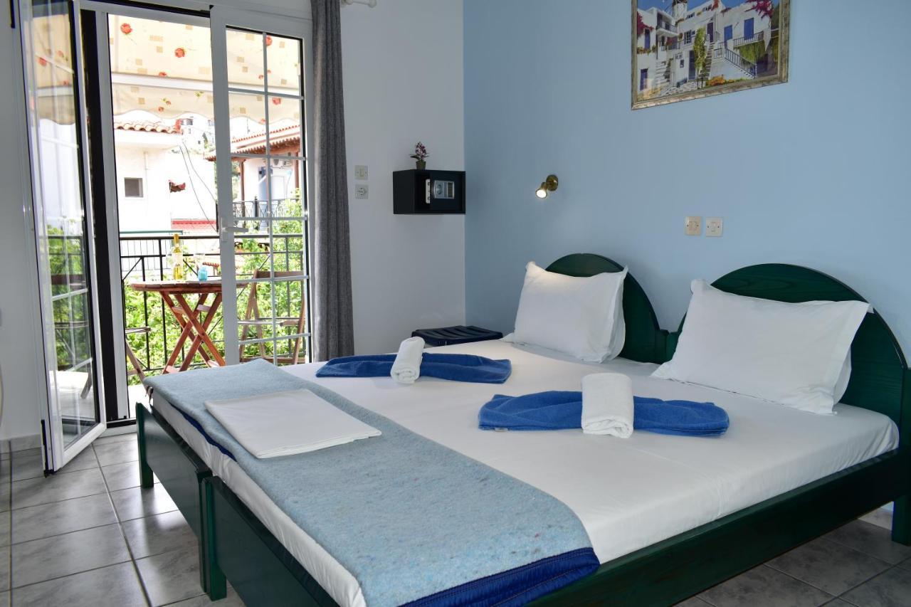 Pansion Pandora Apartment Skiathos Town Bagian luar foto