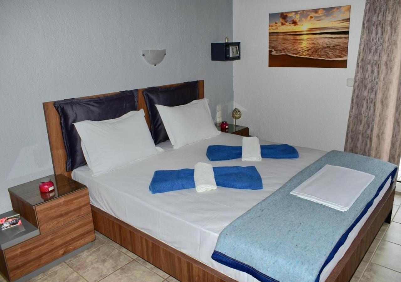 Pansion Pandora Apartment Skiathos Town Bagian luar foto