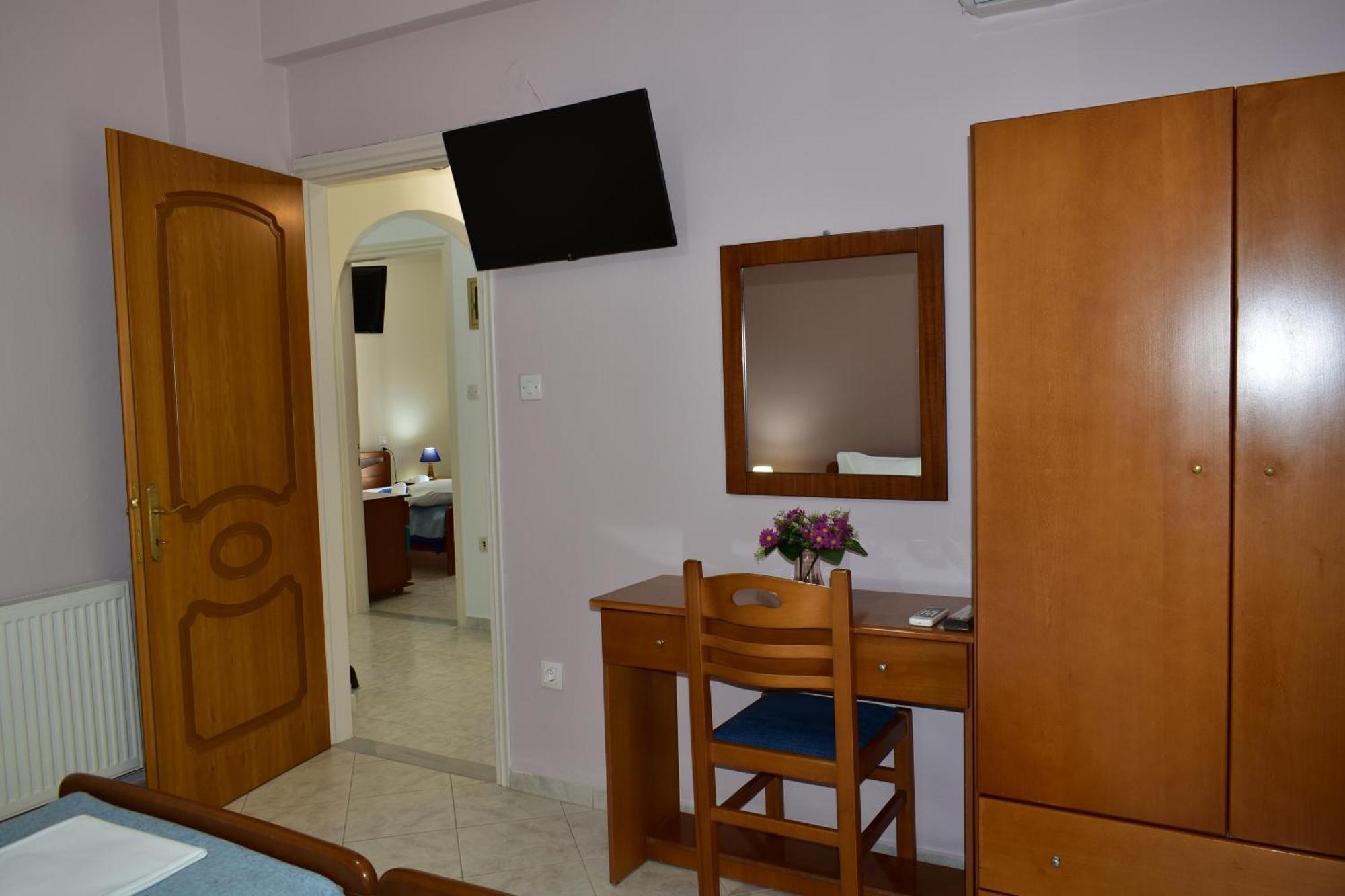 Pansion Pandora Apartment Skiathos Town Bagian luar foto