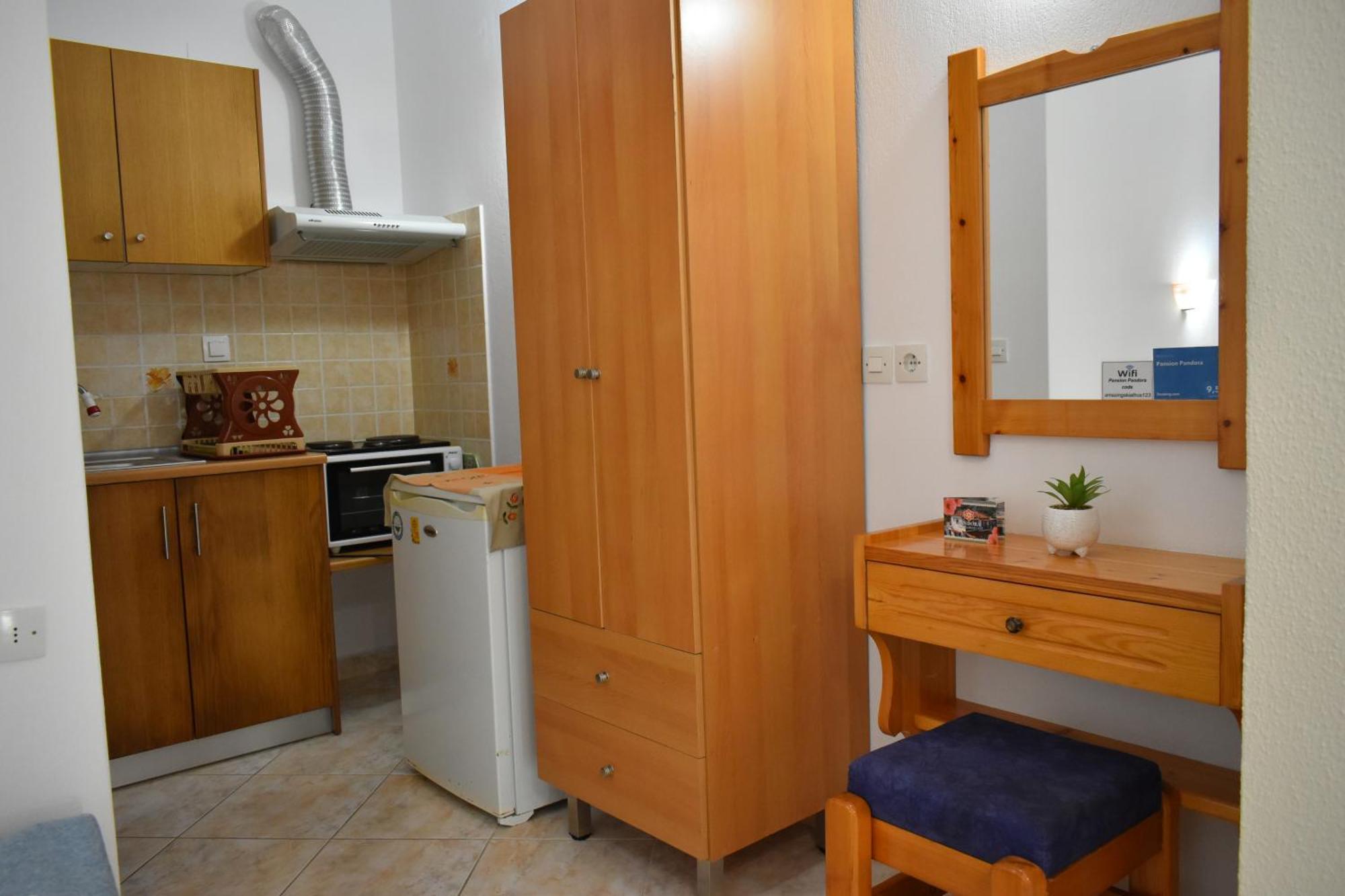 Pansion Pandora Apartment Skiathos Town Bagian luar foto